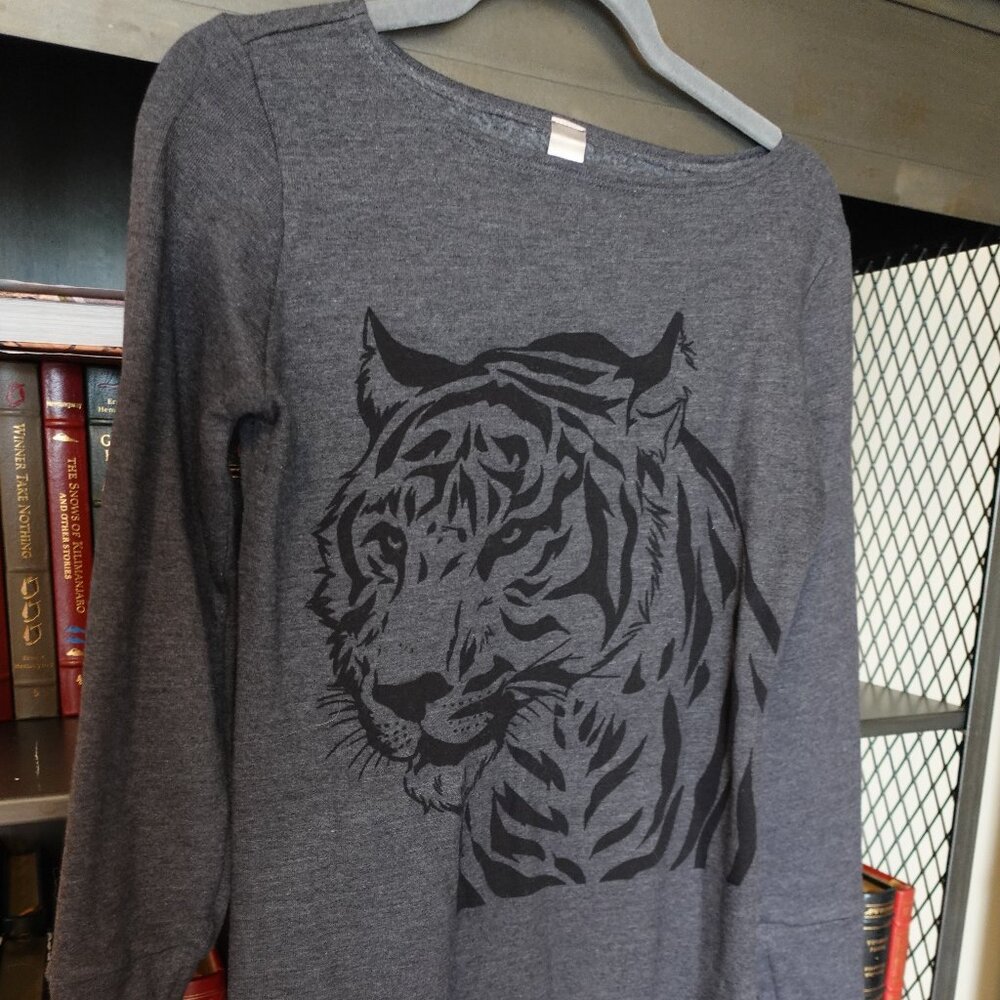 Go Couture Graphic Boatneck Top, Long Sleeve, Size M
